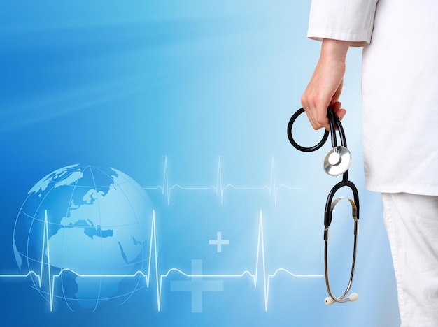 Lleve el estetocopio al médico