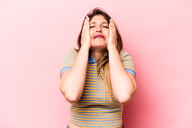 Foto llorando infeliz con algo concepto de agonía y confusión