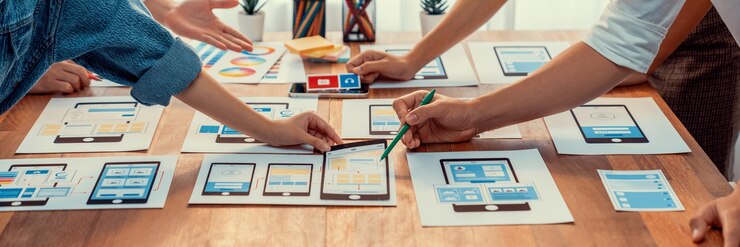 Foto lluvia de ideas sobre el diseño de la interfaz de usuario del desarrollador frontend creativo