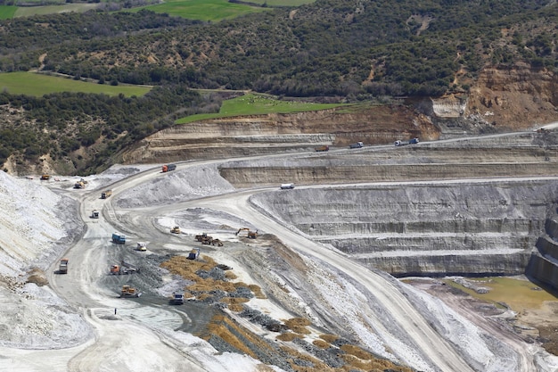 Local de mineração nas montanhas