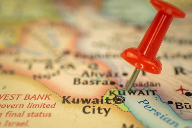 Localização Kuwait e Kuwait sity mapa de viagens com marcador de ponto push pin closeup conceito de viagem Ásia