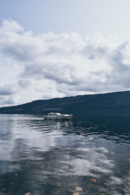 Loch Ness Schottland