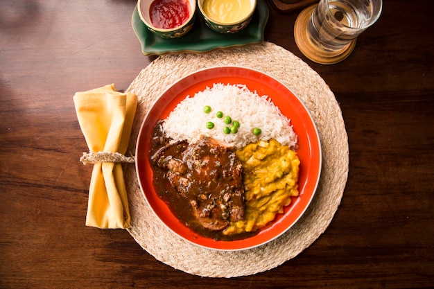 Locro Gebratener Leber-Kürbis-Eintopf mit weißem Reis Peruanisches Gourmet-Restaurant