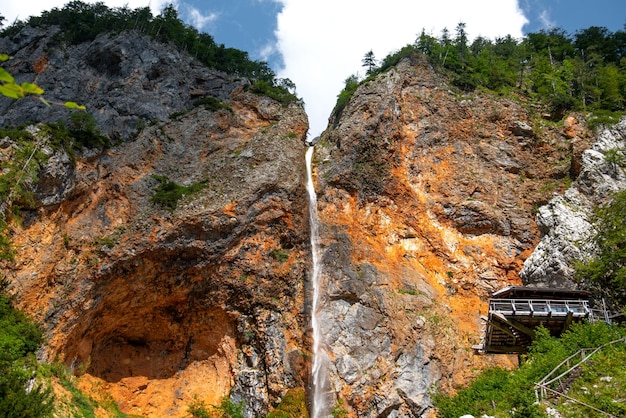 Logarska Dolina. Hermosa vista y naturaleza increíble en Eslovenia. Lugares famosos de Eslovenia. Las mejores vacaciones