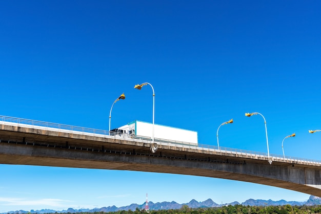 Logistik und Transport