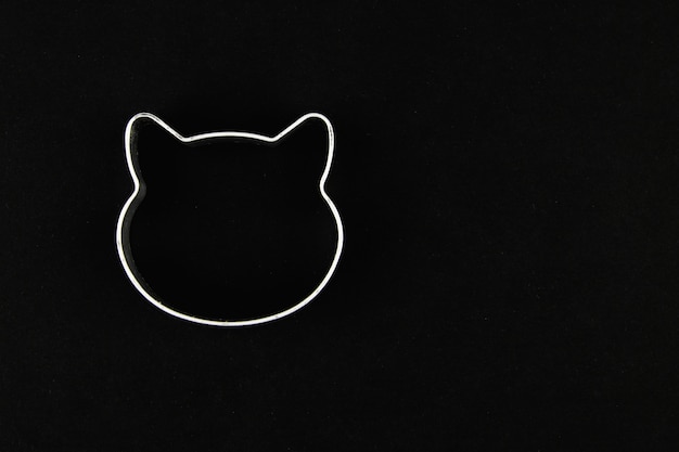 Foto logotipo do gato em um fundo preto