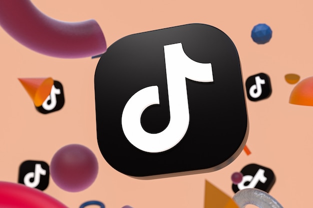 Logotipo de Tiktok con elementos geométricos.