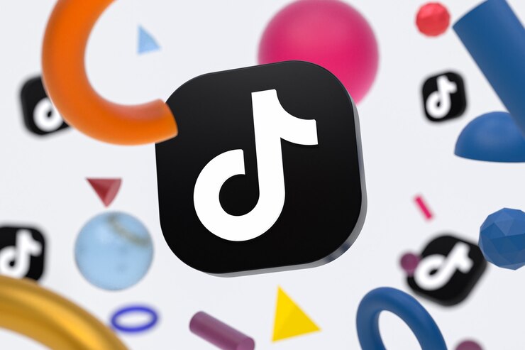 Logotipo de Tiktok con elementos geométricos.