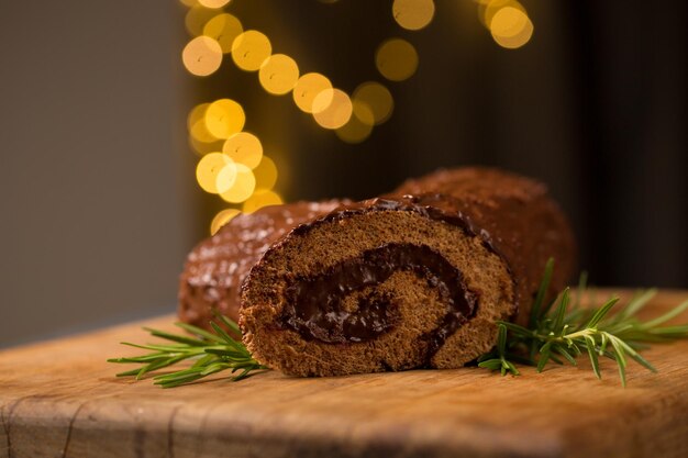 Foto logue de sobremesa tradicional de natal decorado para o feriado