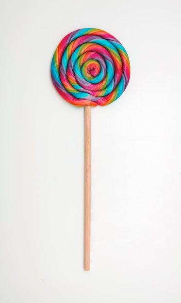 Foto lollipop colorido remolino aislado sobre fondo transparente infancia caramelo png