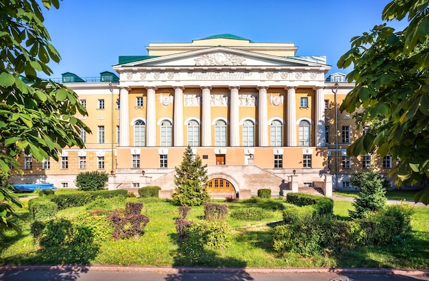 Foto lomonosov universidade estatal de moscou instituto de países asiáticos e africanos rua mokhovaya moscou legenda lomonosov universidade de moscou