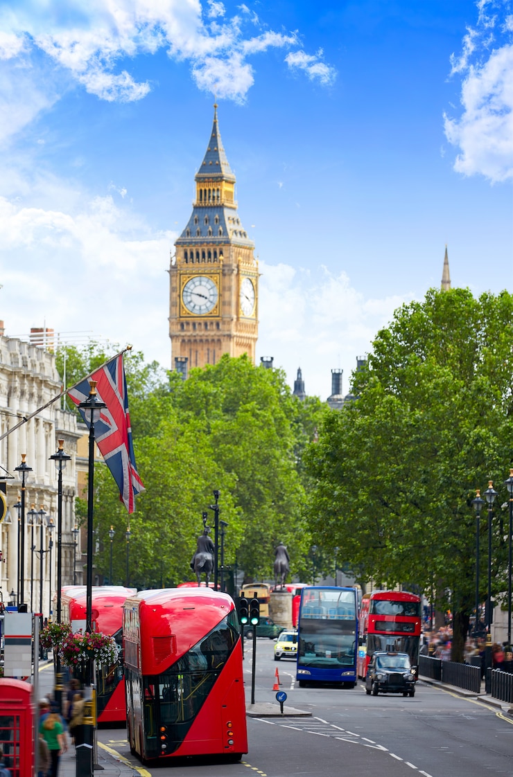 Foto london big ben vom trafalgar square verkehr