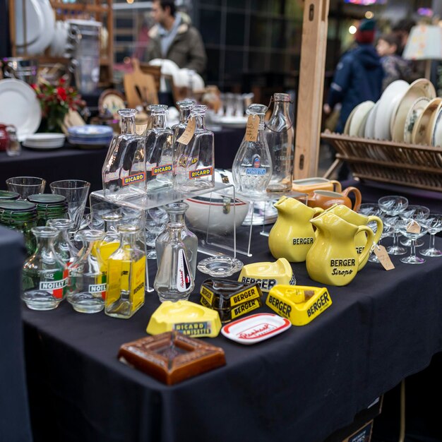 Foto londres reino unido 27 de junho de 2023 exibição do mercado de antiguidades de spitalfields