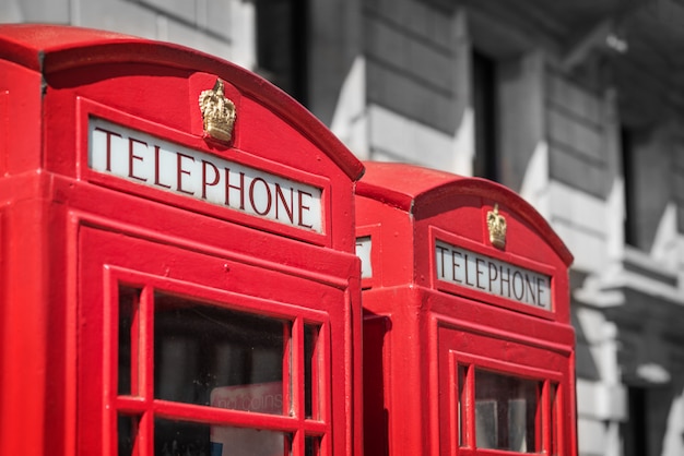 Londres, tradicional cabina telefónica roja.