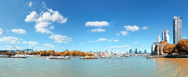 Londres, vista sobre o rio tamisa na catedral de st. paul e ponte blackfriars