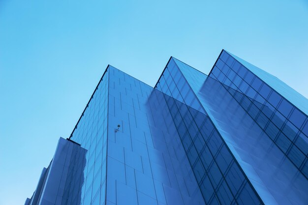 Looking Up Blue Edifício de escritórios moderno Edifício feito de vidro e metal