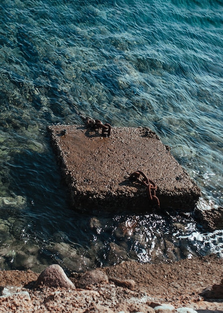 Losa de hormigón en el Mar Rojo.