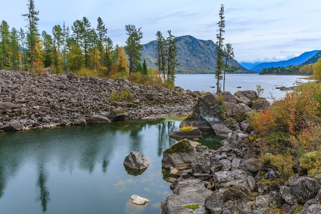 Lost World Lago Teletskoye Montanhas Altai Rússia