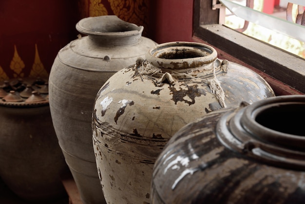 Louça de barro velha na Tailândia