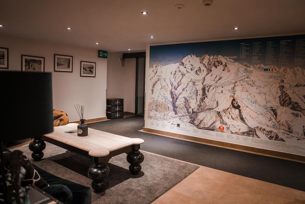 Lounge de hotel de luxo moderno na estação de esqui de Zermatt, Suíça