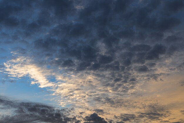 Loursky mit Clounds am Abend