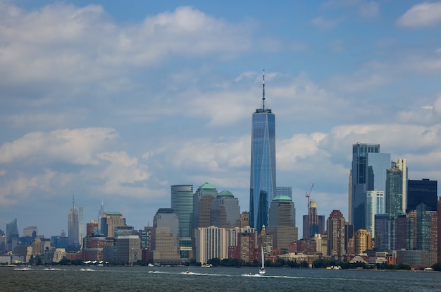 Lower manhattan des stadtbildes und der berühmten wolkenkratzer in new york city-panorama