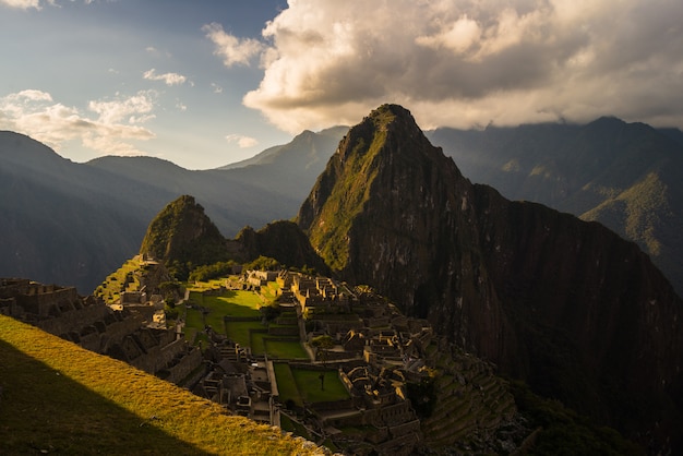 Última luz do sol em Machu Picchu, Peru