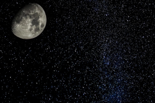 Foto lua no céu estrelado