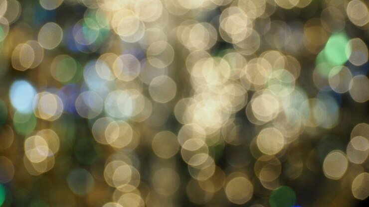 Foto luces de colores bokeh borrosa en la noche.