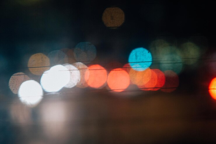 Foto luces desenfocadas multicolores por la noche