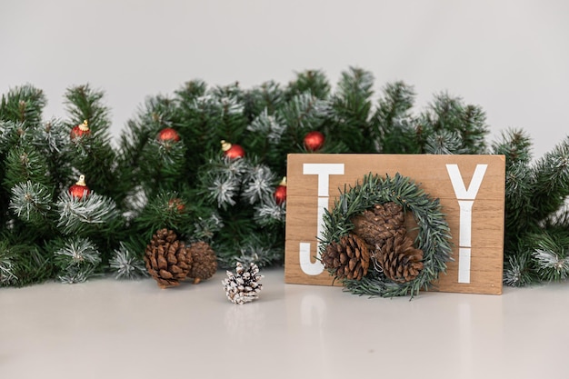 Luces doradas de Navidad desenfocadas en efecto bokeh Espacio de copia Se puede usar como papel pintado Se puede usar para la celebración de Año Nuevo