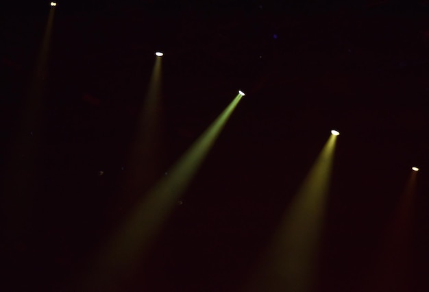 Luces del escenario en un concierto