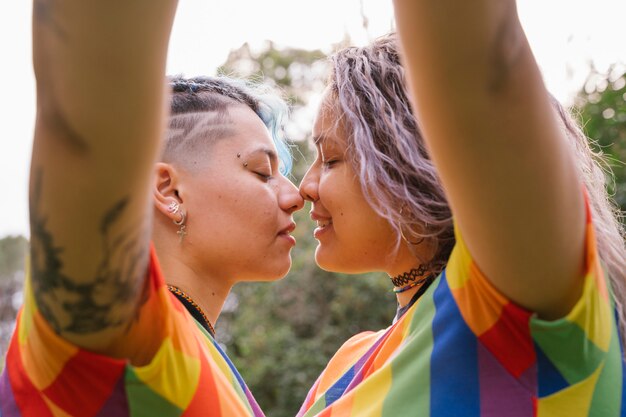 Foto lucha por los derechos homosexuales. libertad de elegir pareja del mismo género.