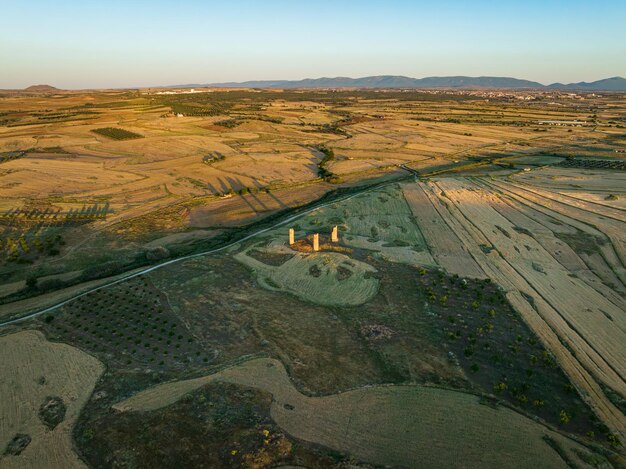 Foto luftansicht der ruinen der türme des schlosses galvez in toledo