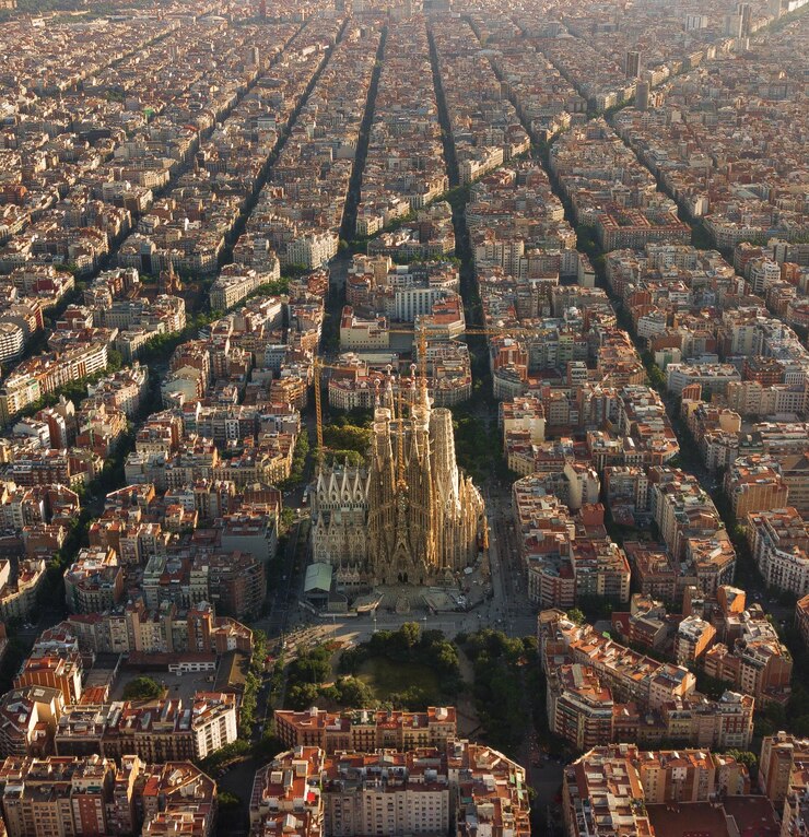 Foto luftansicht der sagrada familia in der stadt