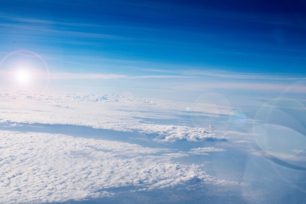 Luftansicht des Meeres gegen den Himmel im Winter