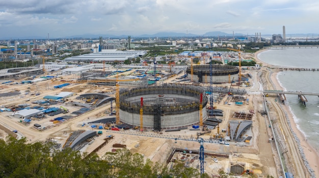 Luftansicht Raffinerie Öltanks Baustelle