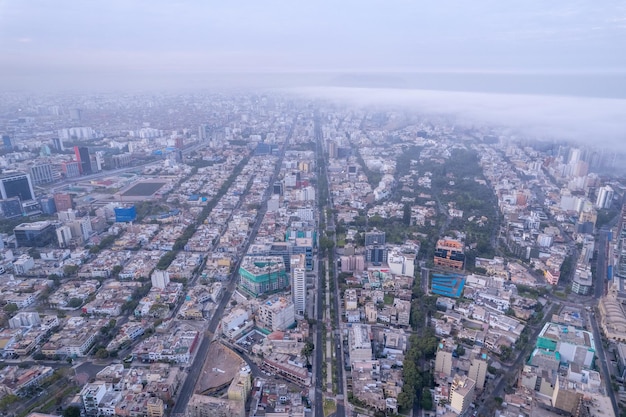 Luftaufnahme der Avenida Arequipa und der Avenida 28 de Julio in Lima