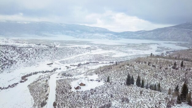 Luftaufnahme der Berge im Winter.