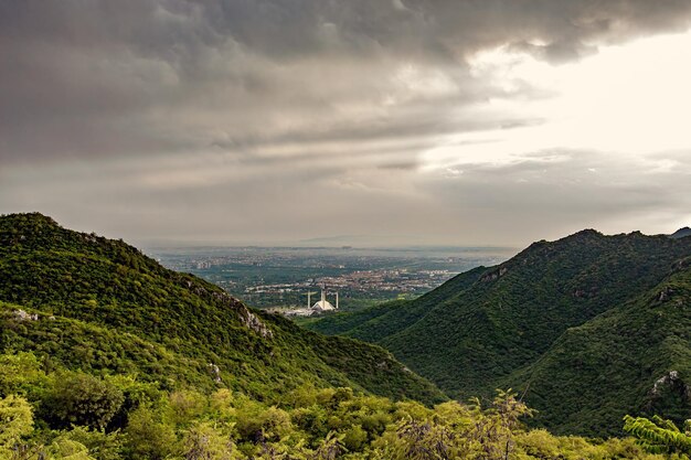 Luftaufnahme der Faisal-Masjid-Moschee in Islamabad, Pakistan