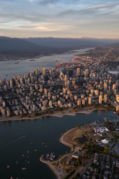 Luftaufnahme der Innenstadt von Vancouver City Modernes Stadtbild