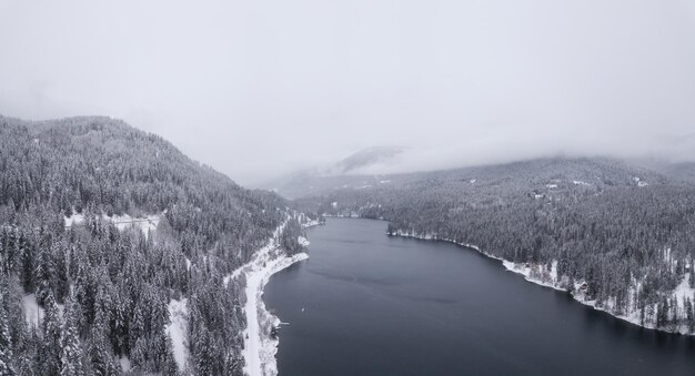 Luftaufnahme der kanadischen Winterlandschaft