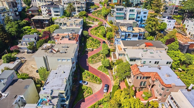 Luftaufnahme der Lombard Street in der Innenstadt von San Francisco