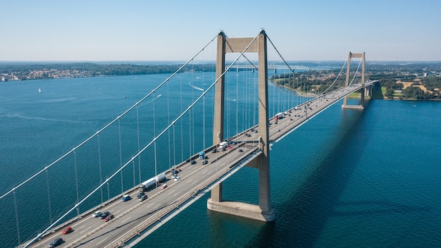 Luftaufnahme der neuen Kleinen-Belt-Brücke in Dänemark