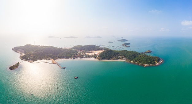 Luftaufnahme der Pirateninsel Dao Hai Tac an der Südküste Vietnams
