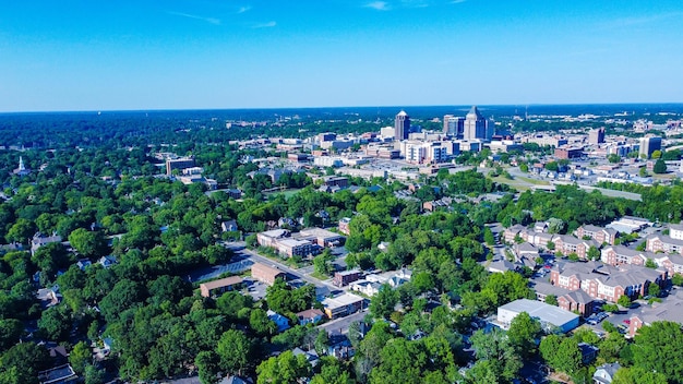 Luftaufnahme der Skyline in Greensboro, USA