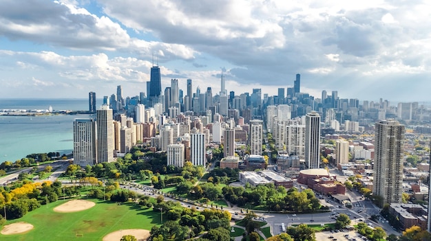 Luftaufnahme der Skyline von Chicago von oben Stadtbild der Wolkenkratzer der Innenstadt von Chicago