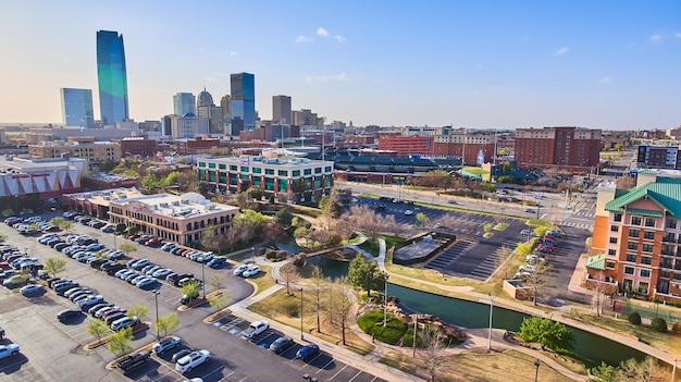 Foto luftaufnahme der skyline von oklahoma city aus der ferne