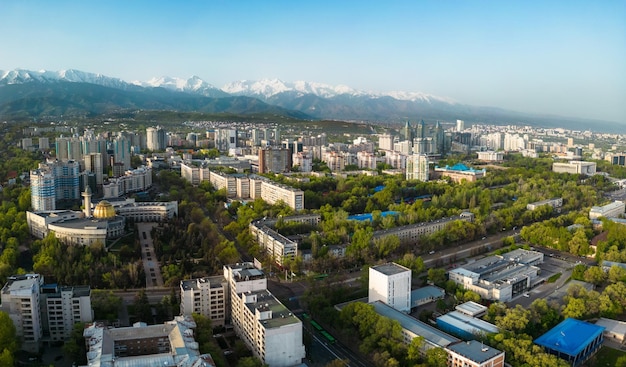 Luftaufnahme der Stadt Almaty