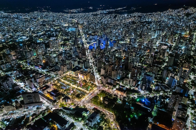 Luftaufnahme der Stadt Belo Horizonte bei Nacht Minas Gerais Brasilien